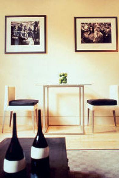 No.5 Maddox Street Apartahotel
