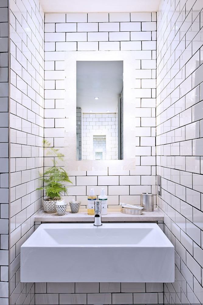 Apartahotel No.5 Maddox Street 4*